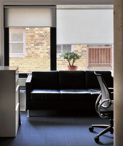 Rullegardiner, SG 4930, Multiscreen 1-10%, Room shot "Bateman's Row Penthouse Apartment", London, United Kingdom