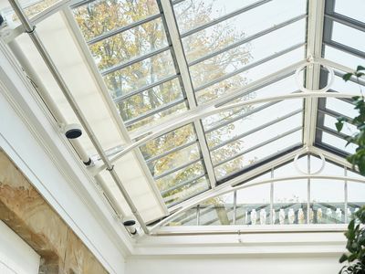 Solbeskyttelse til ovenlys, SG 8600, Versascreen 1-10%, The Camellia House, Wentworth, South Yorkshire, United Kingdom
