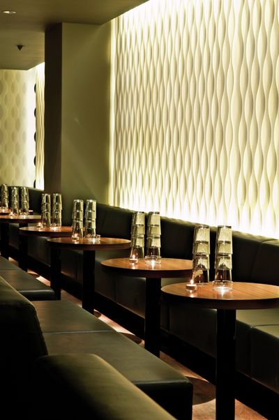 Vertical Blind Systems, SG 2910, Multi Visio, Room shot "Amber Club", Zurich, Switzerland, Vertical Waves