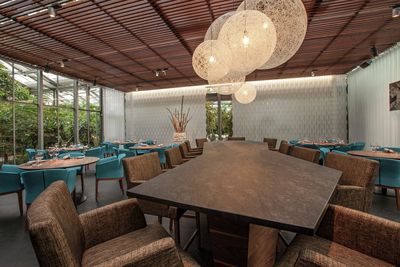 Lamelgardiner, SG 2950, Multi Visio, Room shot "Oona the Restaurant", Frutigen, Switzerland, Vertical Waves