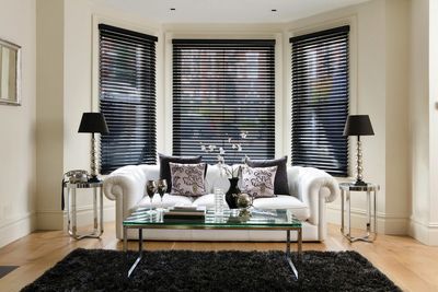 Persienner, SG 8960, Room shot, wood slats 50mm