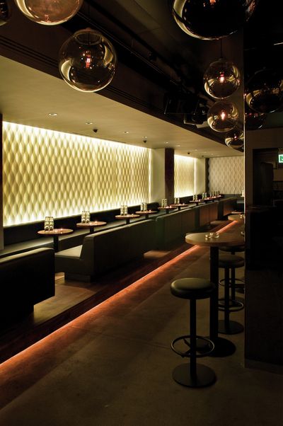 Lamelgardiner, SG 2810, Multi Visio, Room shot "Amber Club", Zurich, Switzerland, Vertical Waves